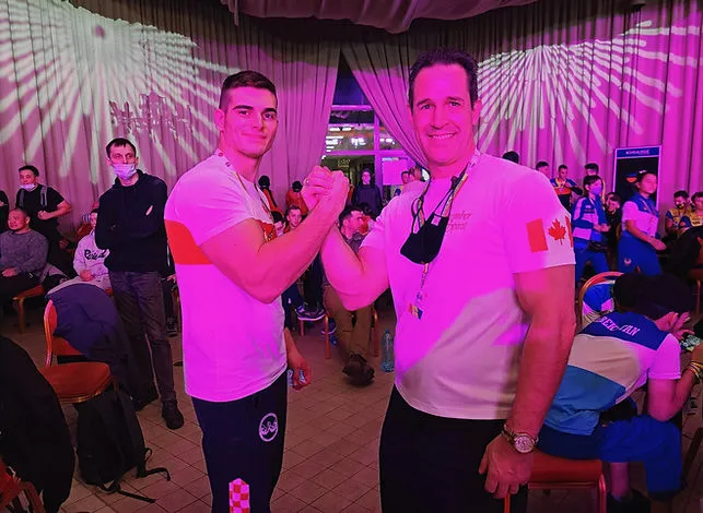 202860_cb958fe1adc84773817c54b3bdfc05f4~mv2